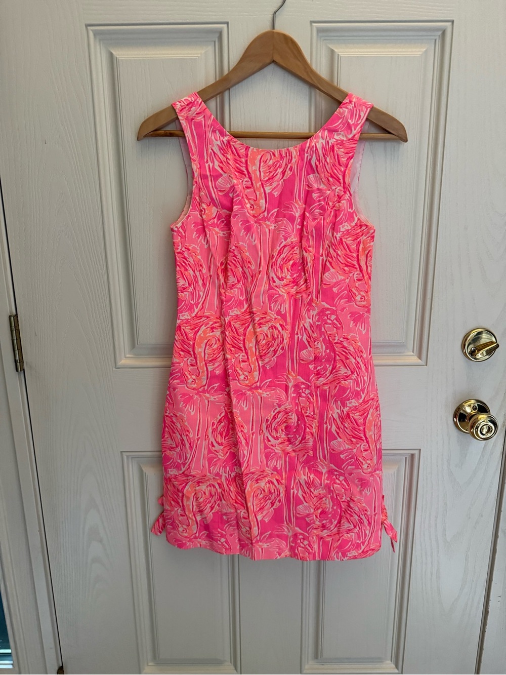 Lily Pulitzer Mila shift dress in tapping in back flamingo print